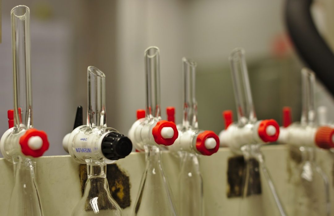 История открытия закиси азота: от чудесного газа до медицинского применения