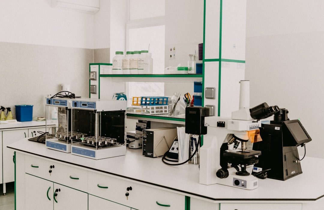 История использования закиси азота: от медицинских экспериментов до рекреационного использования